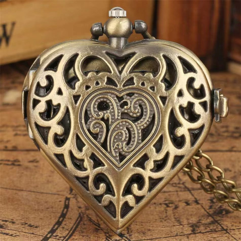 Wholesale Vintage hollowed out heart-shaped silver flip quartz pocket watch