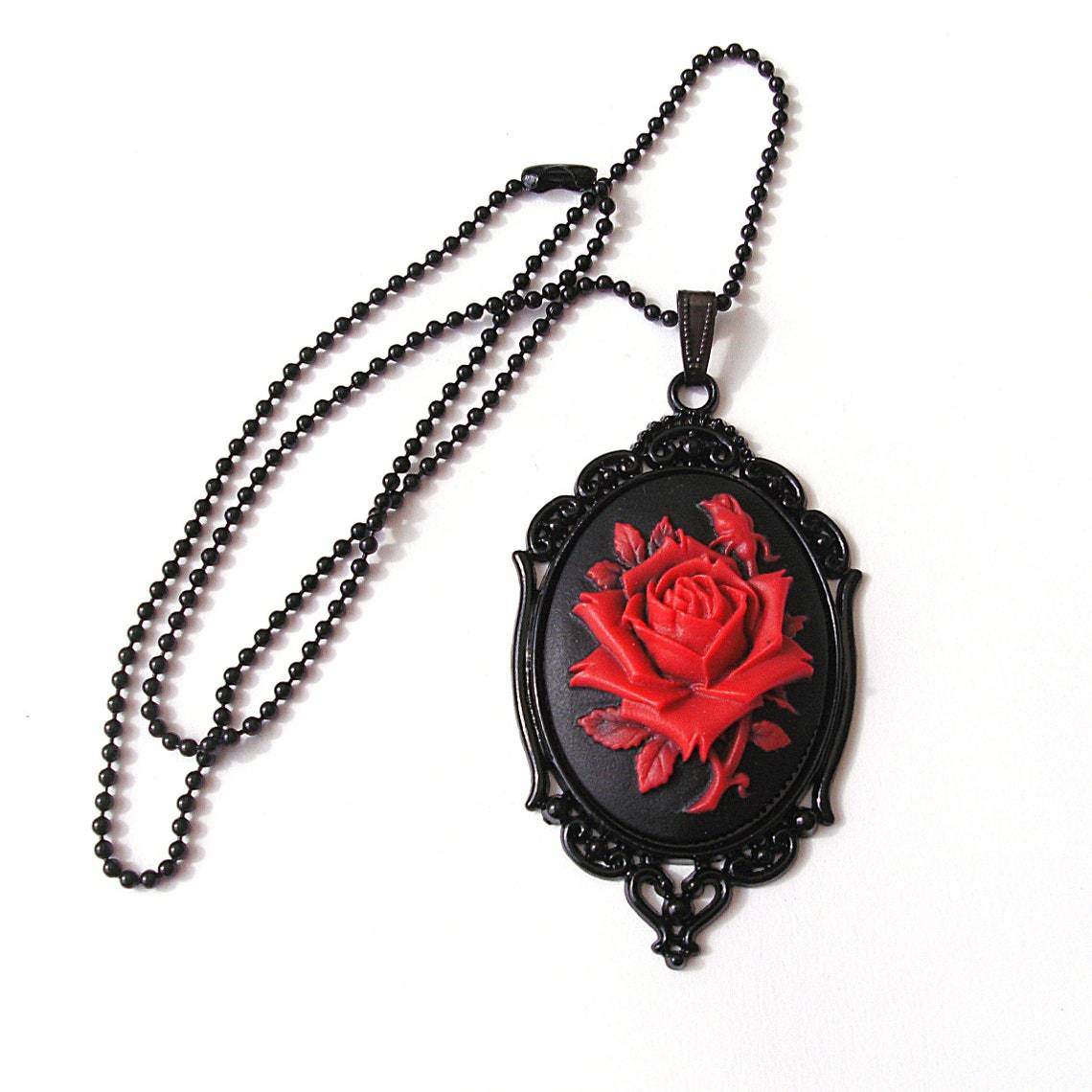 Wholesale  Victoria black and red rose card Mayo necklace