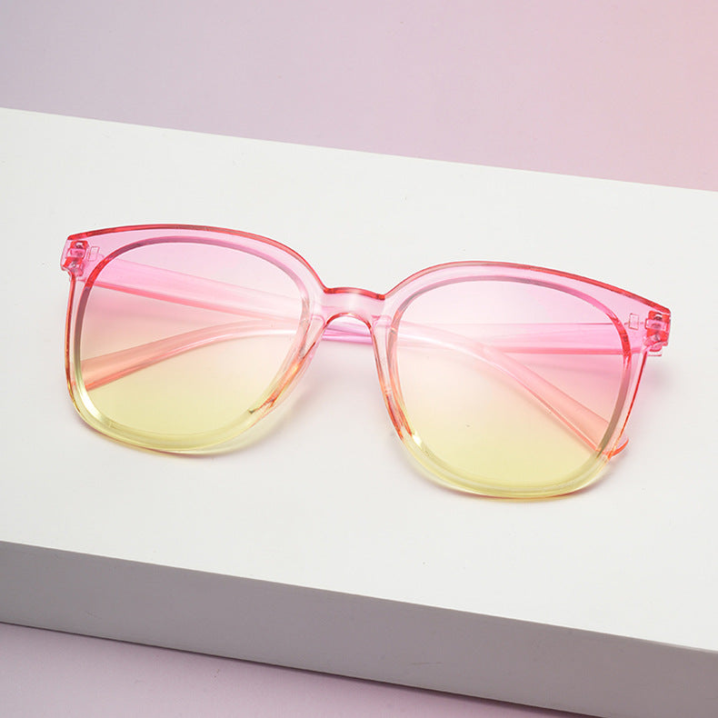 Wholesale fashion box generous simple and comfortable anti-ultraviolet sunglasses