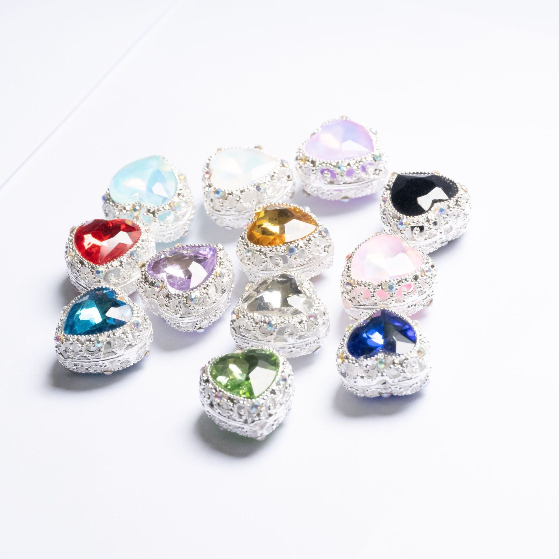 Wholesale 20pcs Alloy Crystal Western Princess Series Straight Hole Multi-color Optional Aperture 2.0mm Diy Mobile Phone Chain Bag Chain Pen