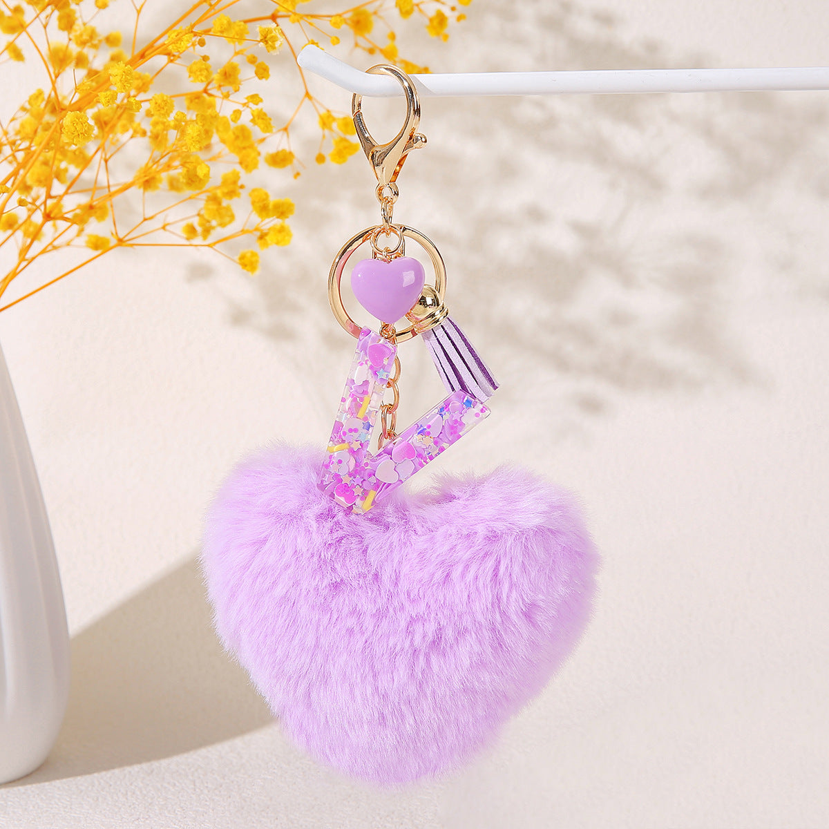 Wholesale in stock Love Shape Hair Ball Letter Keychain Wholesale Glue Sequins 26 Letter Key Ring Girl Backpack Decoration