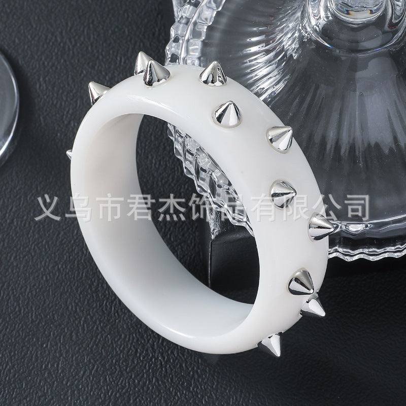 Wholesale Trendy and domineering punk rivet  bracelet