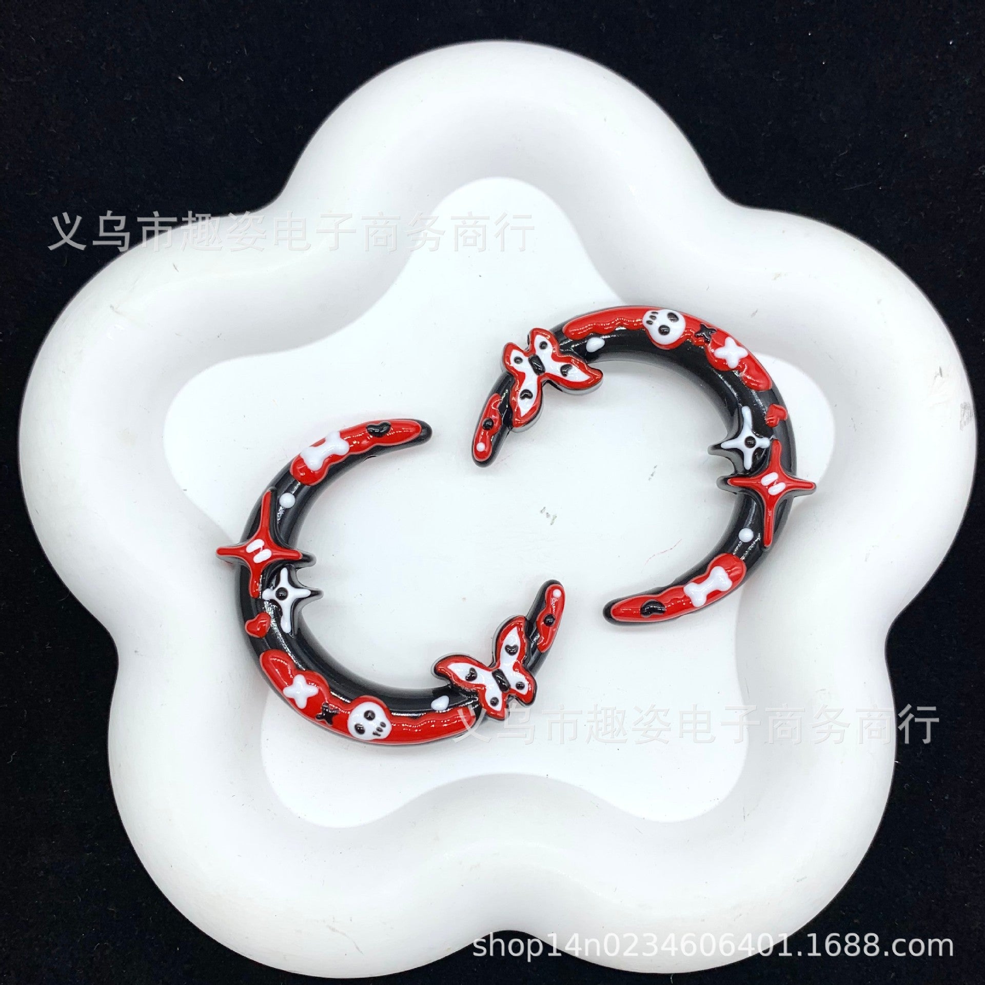 Wholesale 10pcs    Moon frame beaded  Acrylic Beads