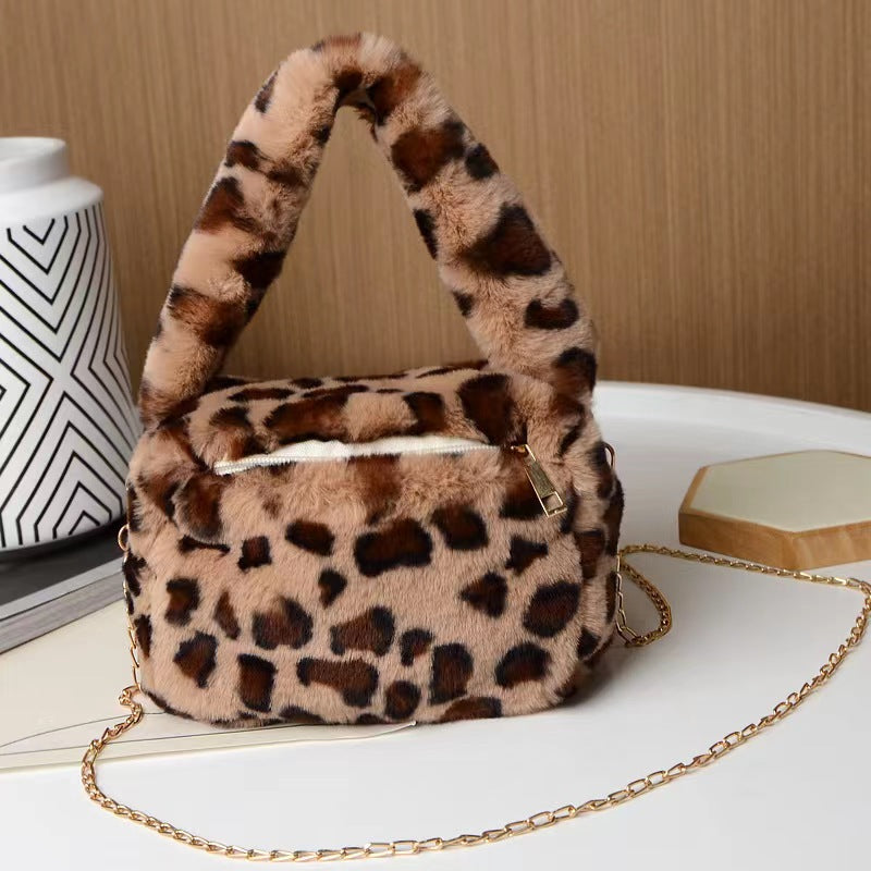 Wholesale 2023 Autumn and Winter New Leopard Plush Bag