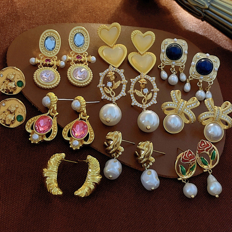 Wholesale Vintage Earrings Palace Style Earrings