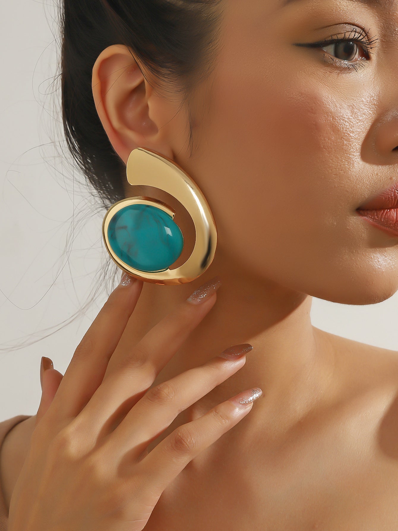 Wholesale Exaggerated personality turquoise alloy earrings