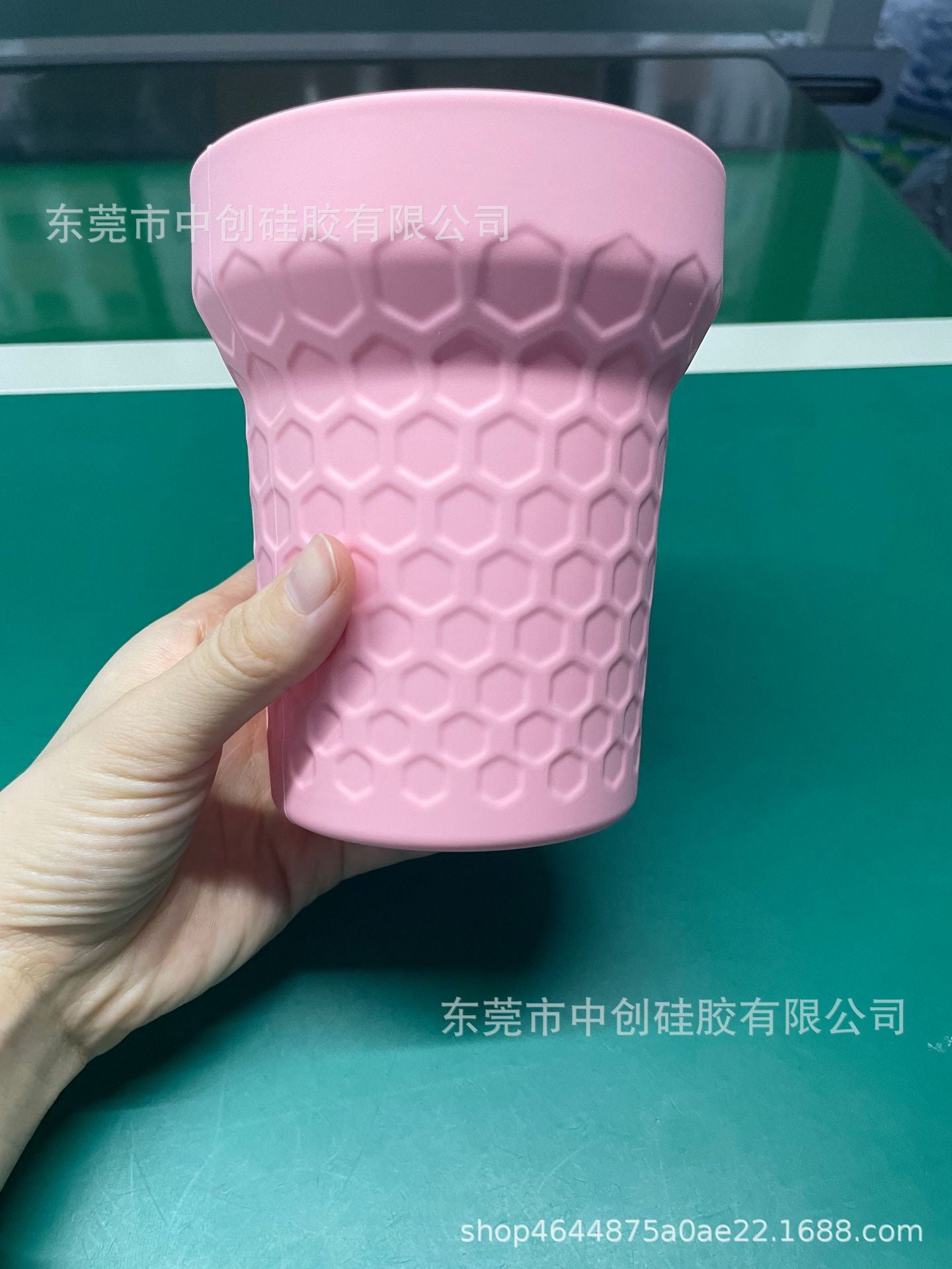 Wholesale 30oz/40oz Silicone Water Cup Boot Cup Protector Cover
