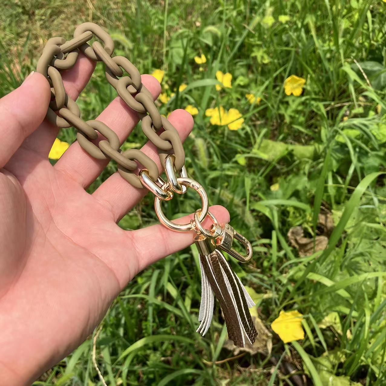 Wholesale Acrylic Colorful Bracelet Keychain