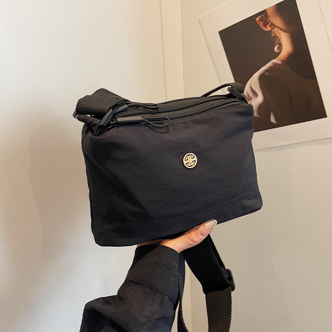 Wholesale Nylon Waterproof Multi-compartment Large Capacity Shoulder Messenger Bag