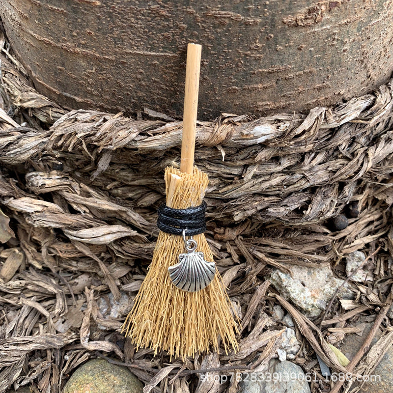 Wholesale  Car Pendant Mini Broom Pendant Pendant Handicraft