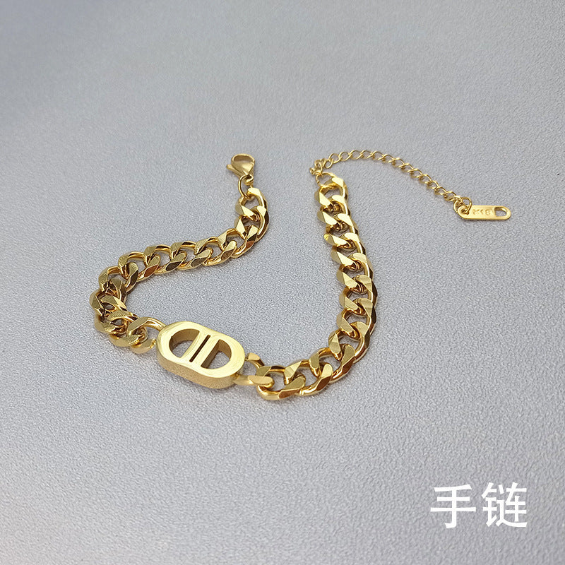 Wholesale Gold thick chain double D-letter titanium steel necklace