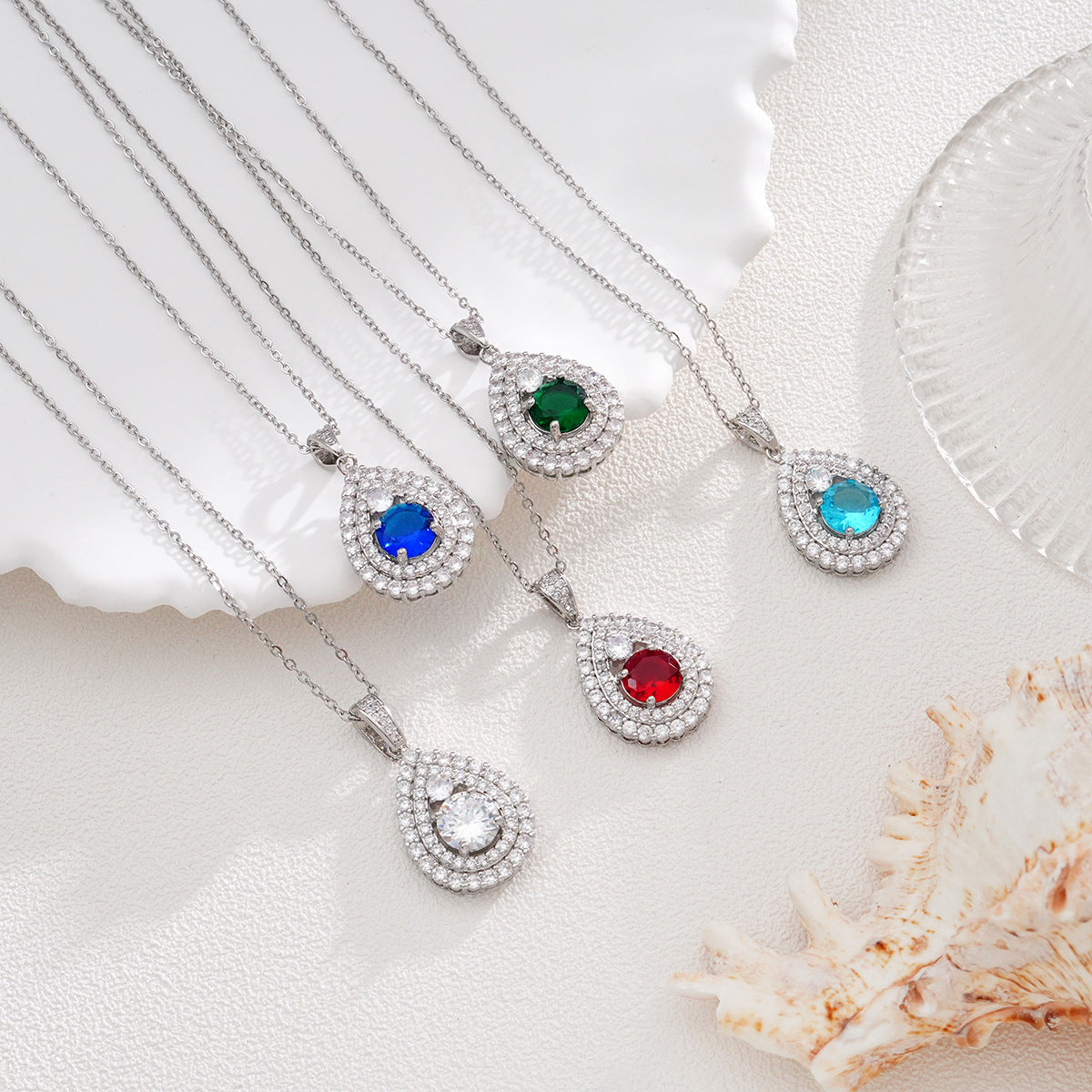 Wholesale Women' s Necklace Love Fresh Simple Clavicle Chain Pendant