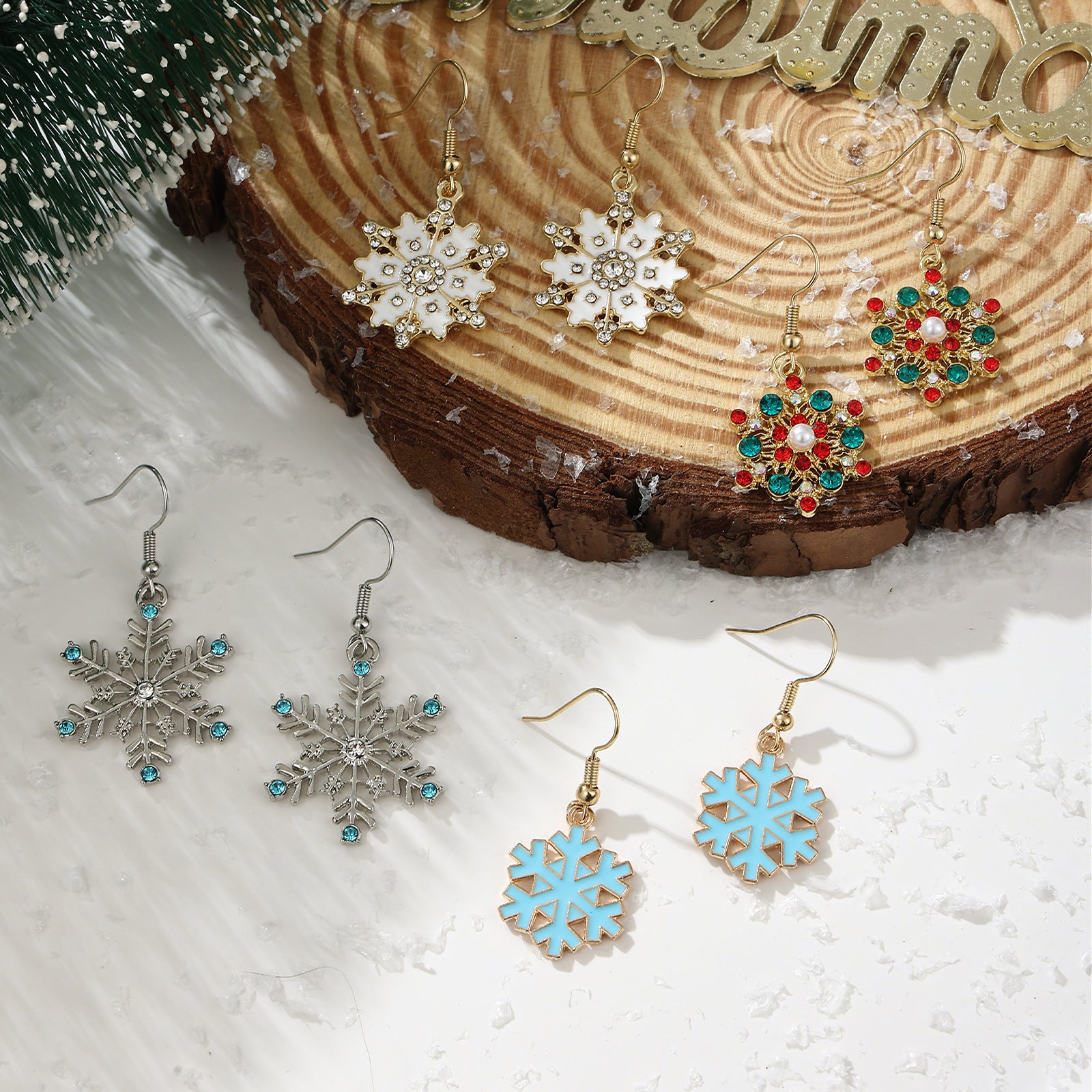 Wholesale Chic Christmas Snowflake Earrings For Women Zinc Alloy Rhinestone Fashion Jewelry Party Gift