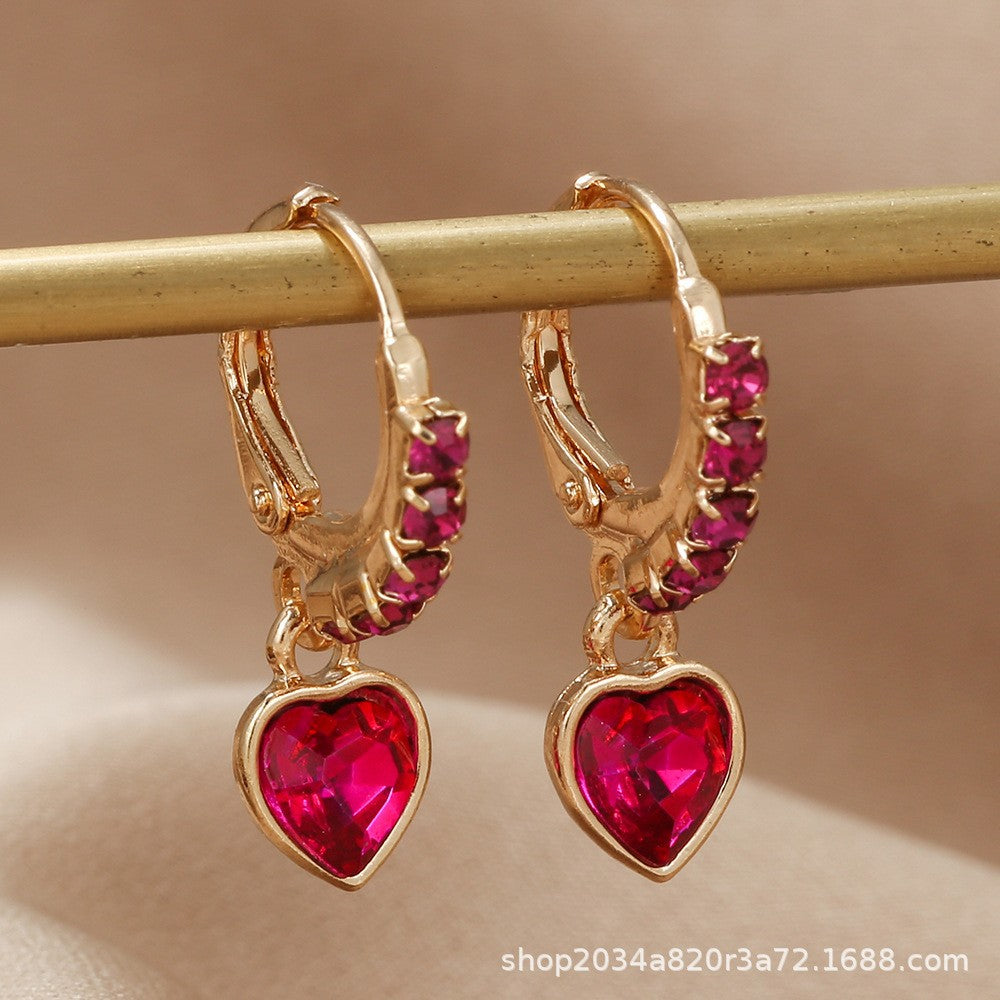 Wholesale Cute and fashionable environmentally friendly metal alloy diamond heart pendant