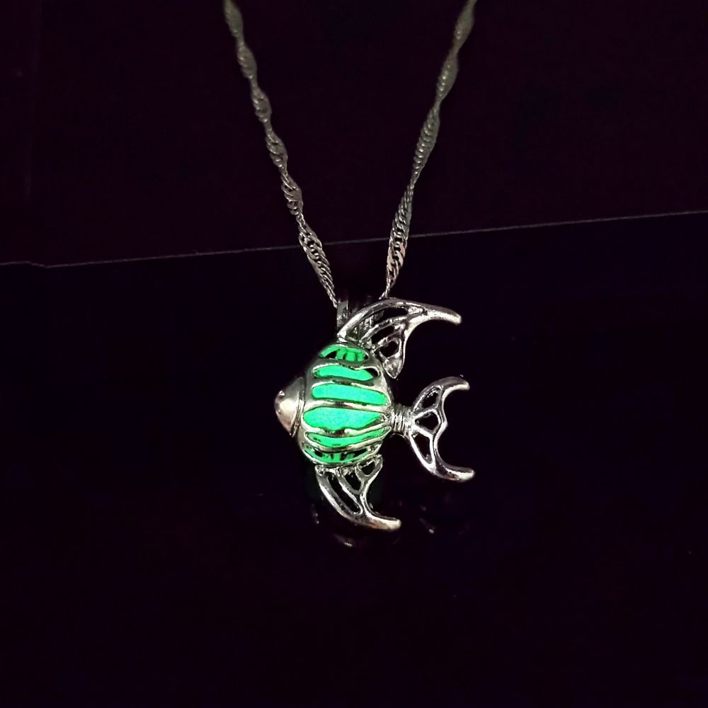 Wholesale Alloy Luminous Small Fish Necklace Summer