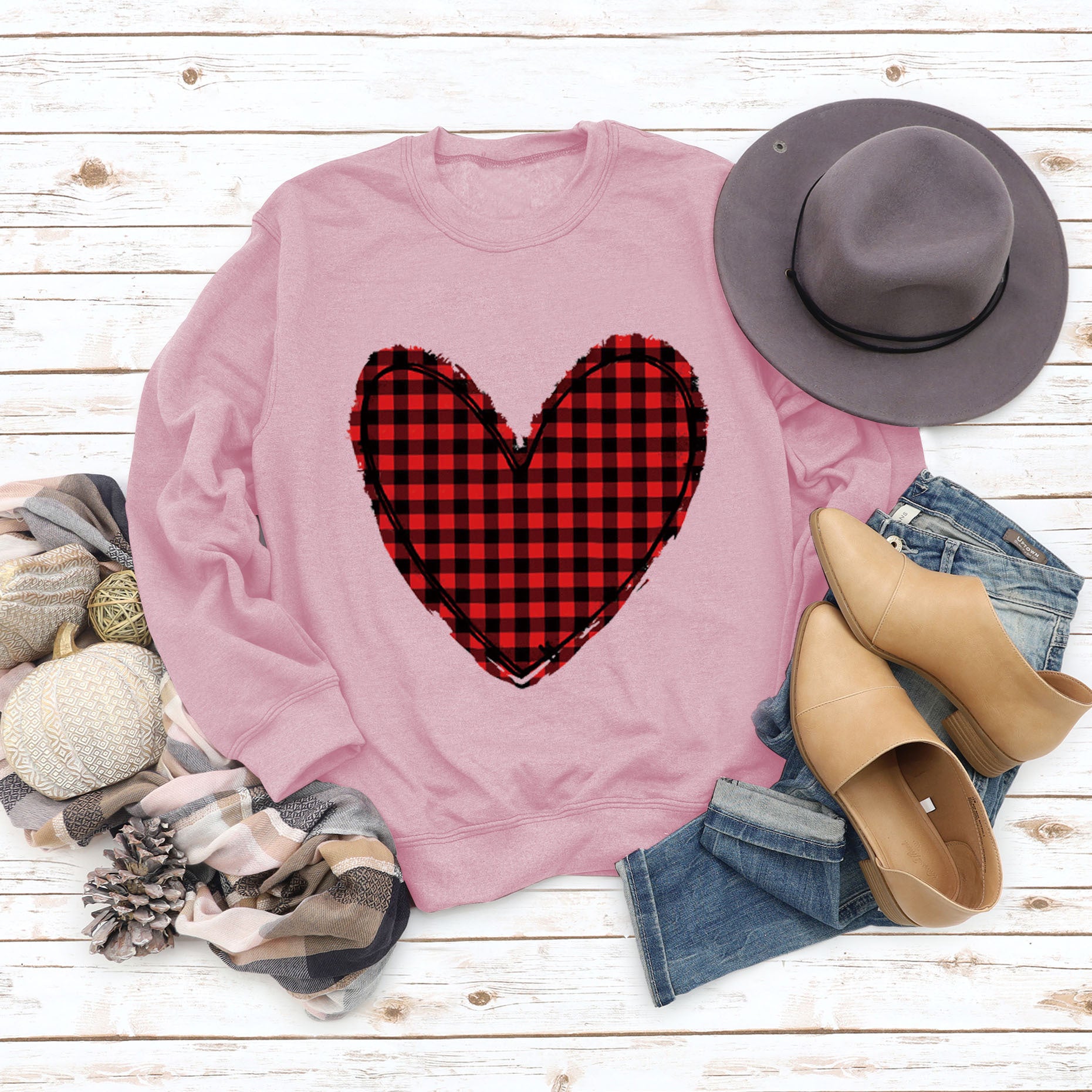 Wholesale Valentine's Day women's clothing autumn and winter plaid love printed casual sweater