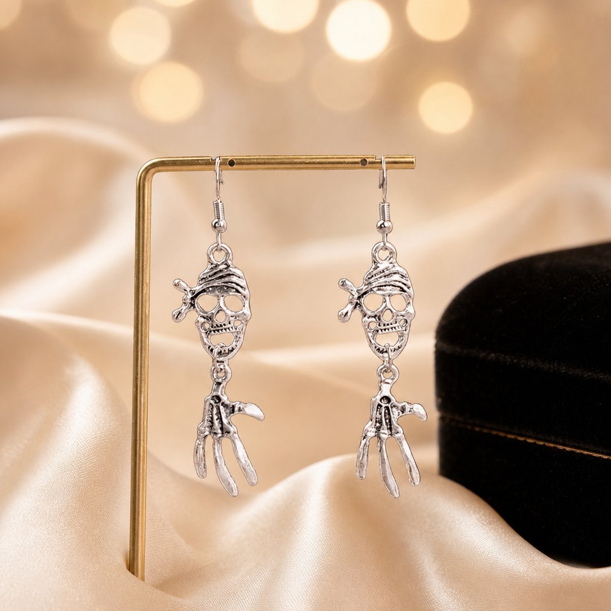 Wholesale  Skeleton Hand Skull Hollow Earrings Trendy Jewelry Accessory For Party Gift Boutique Resale