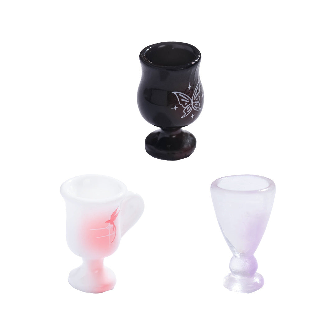 Wholesale Resin Goblet Ornament Dark sy Style Cartoon Butterfly Bird Micro Landscape Decor For Home Table And Gift Resale