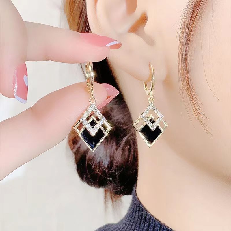 Wholesale Black diamond earrings light luxury personality geometric ear buckles