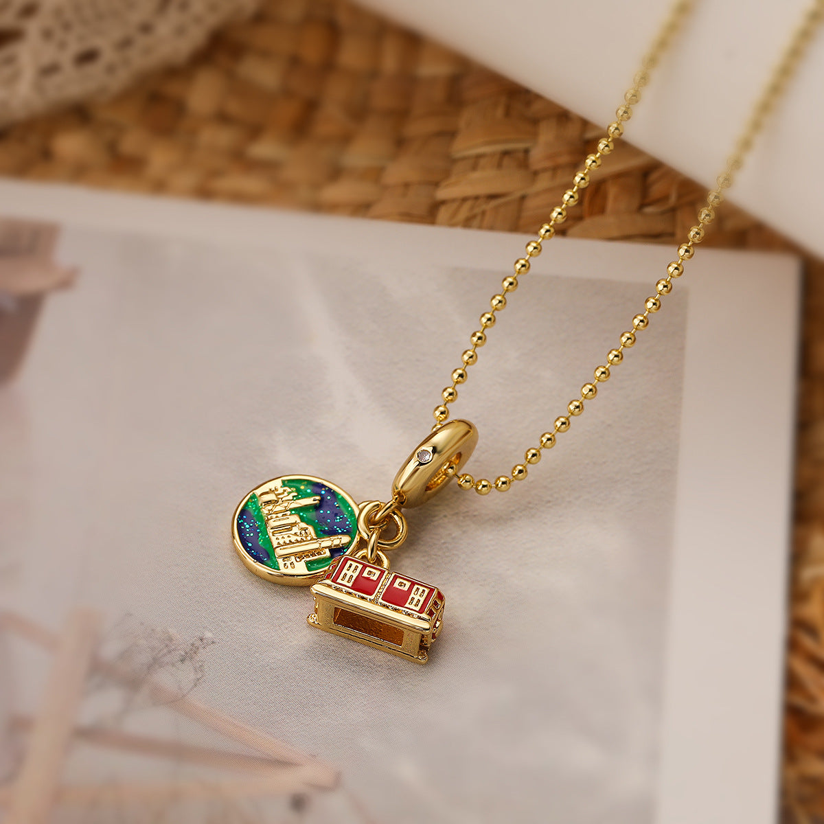 Wholesale Copper Gold Plated Zircon Camera Passport Pendant Necklace Collarbone Chain