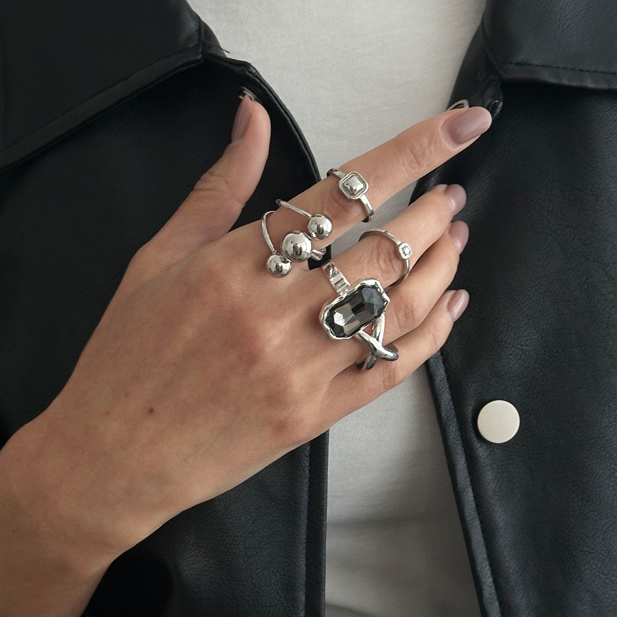 Wholesale Black Heart Acrylic Diamond Ring