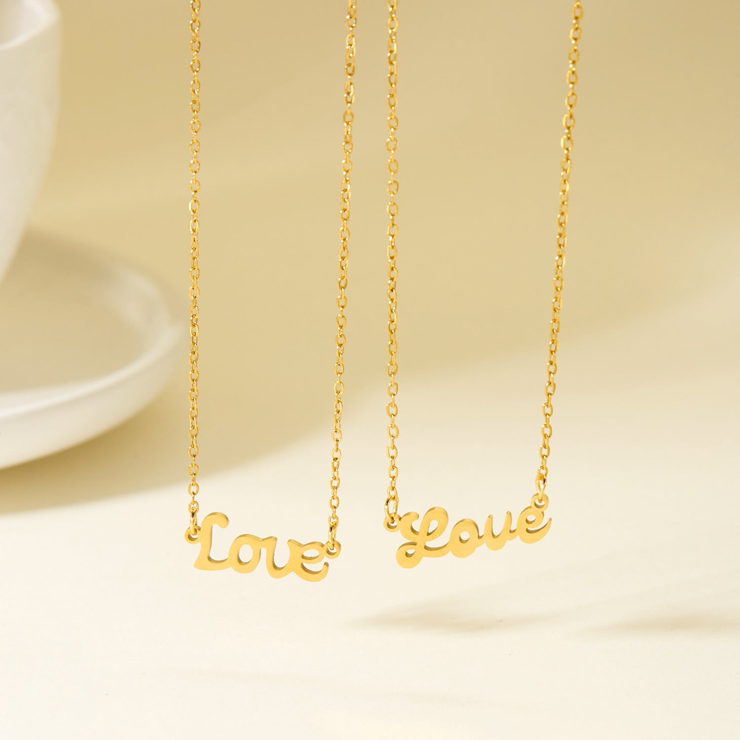 Wholesale Hollow out love letter necklace