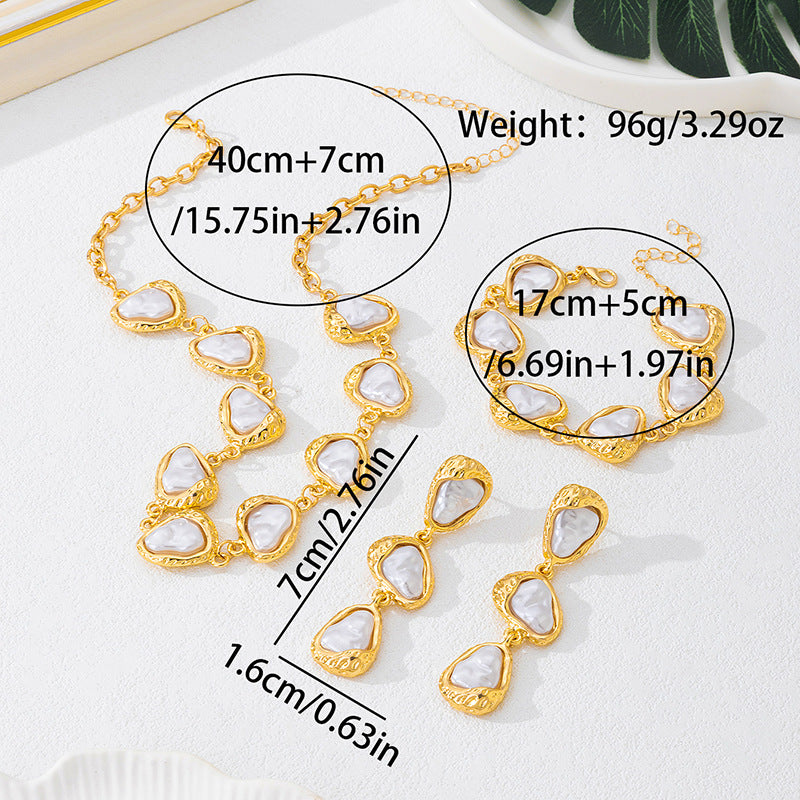 Wholesale Retro Geometric Pearl Women S Jewelry Set Alloy Electroplated Necklace Bracelet Earrings Fashion Accessory Gift