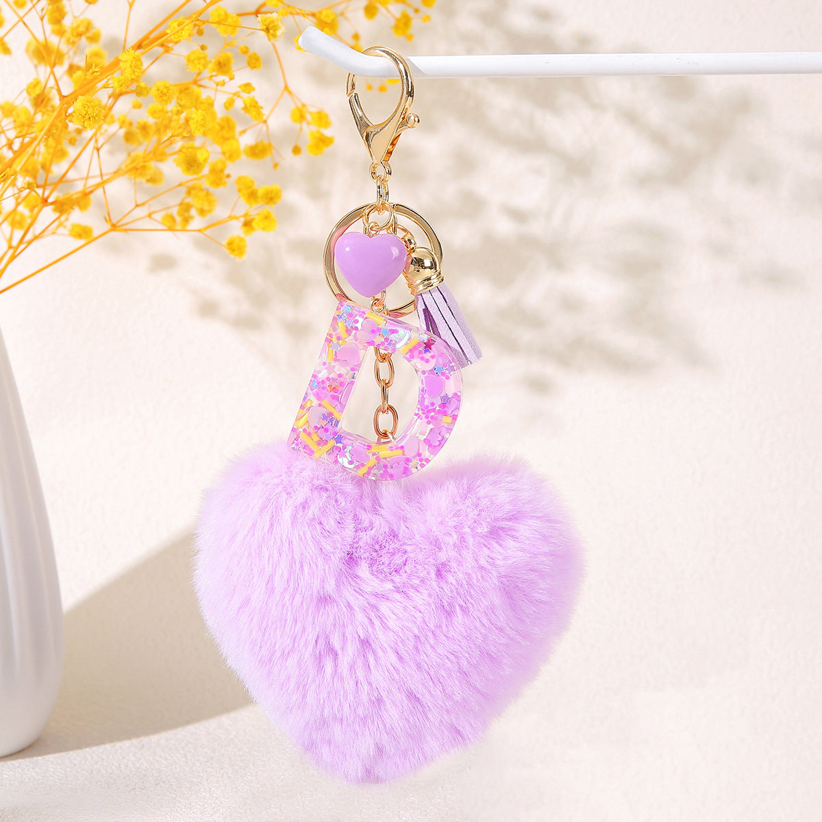 Wholesale in stock Love Shape Hair Ball Letter Keychain Wholesale Glue Sequins 26 Letter Key Ring Girl Backpack Decoration