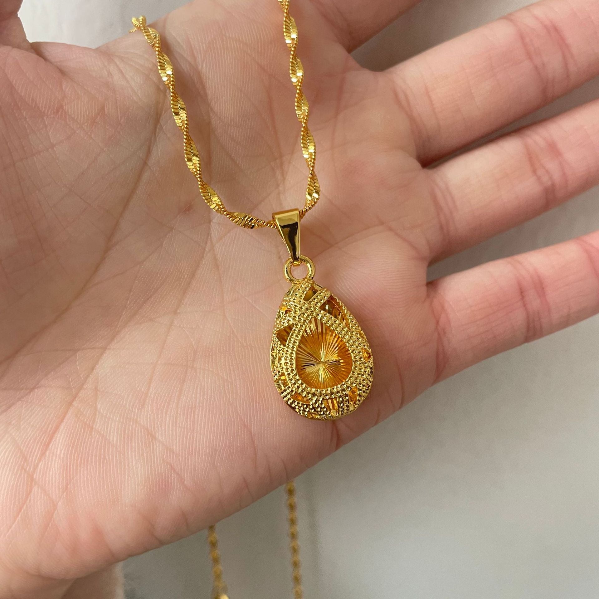 Wholesale Water Drop Rose heart necklace