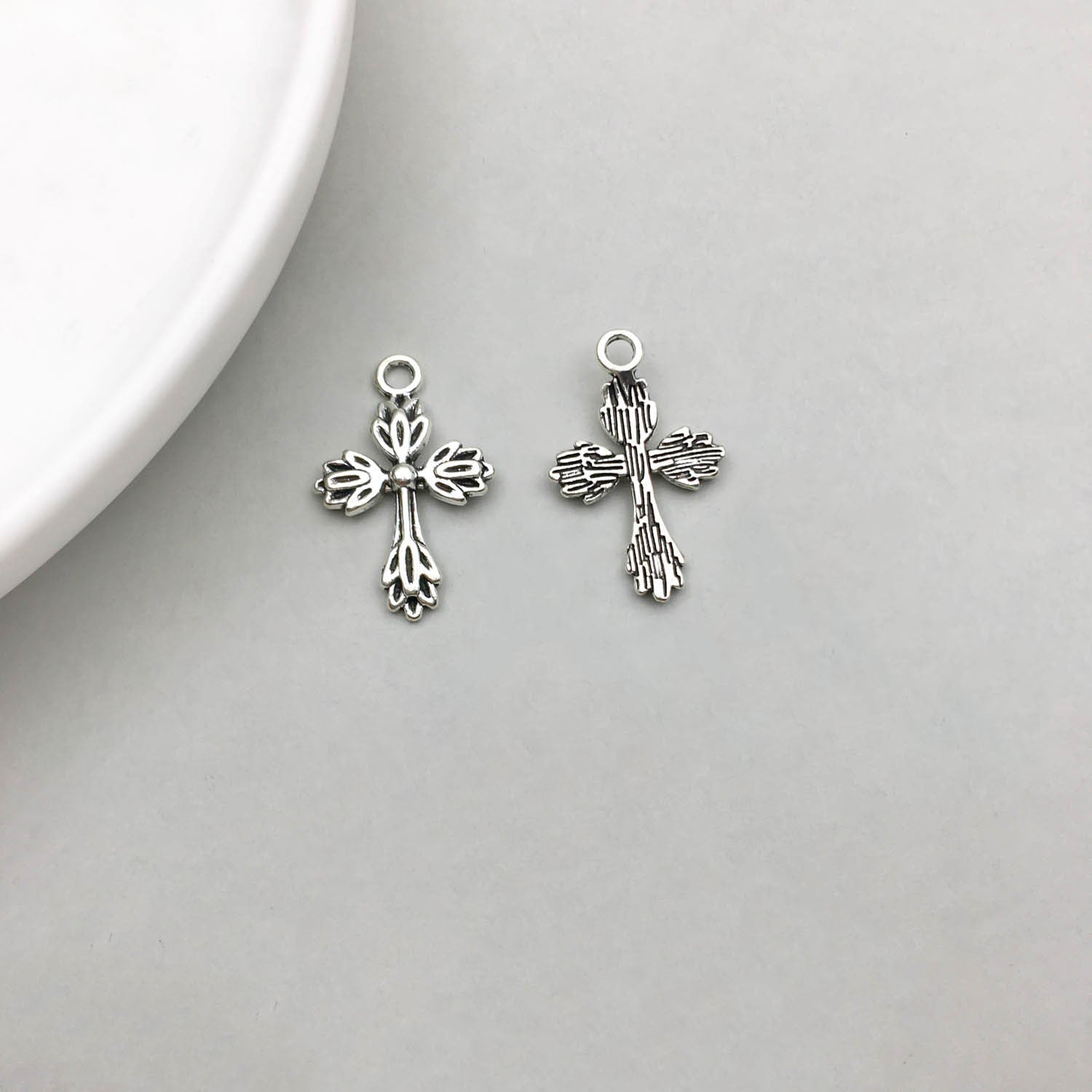 Wholesale 1 Antique Silver Alloy Cross Series Simulation Heart Cross DIY Pendant