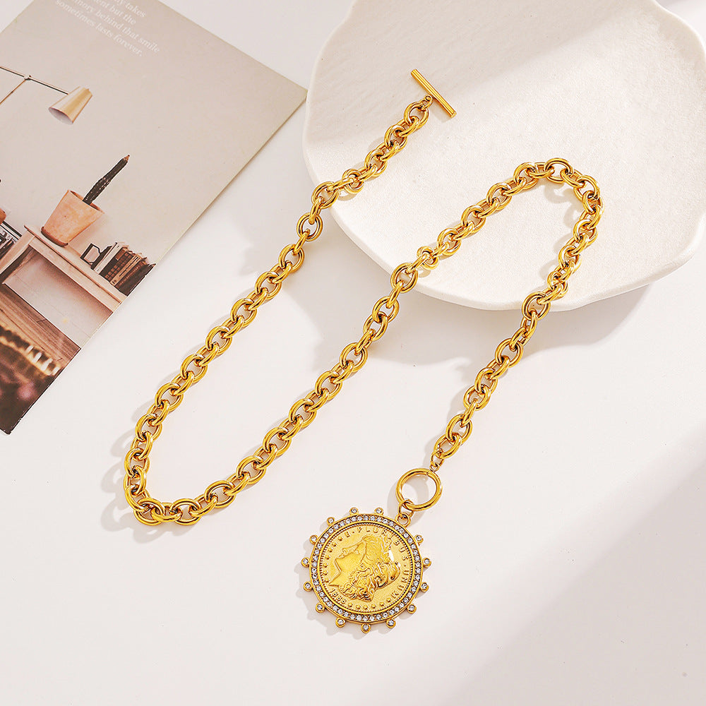 Wholesale stainless steel necklace queen portrait necklaces