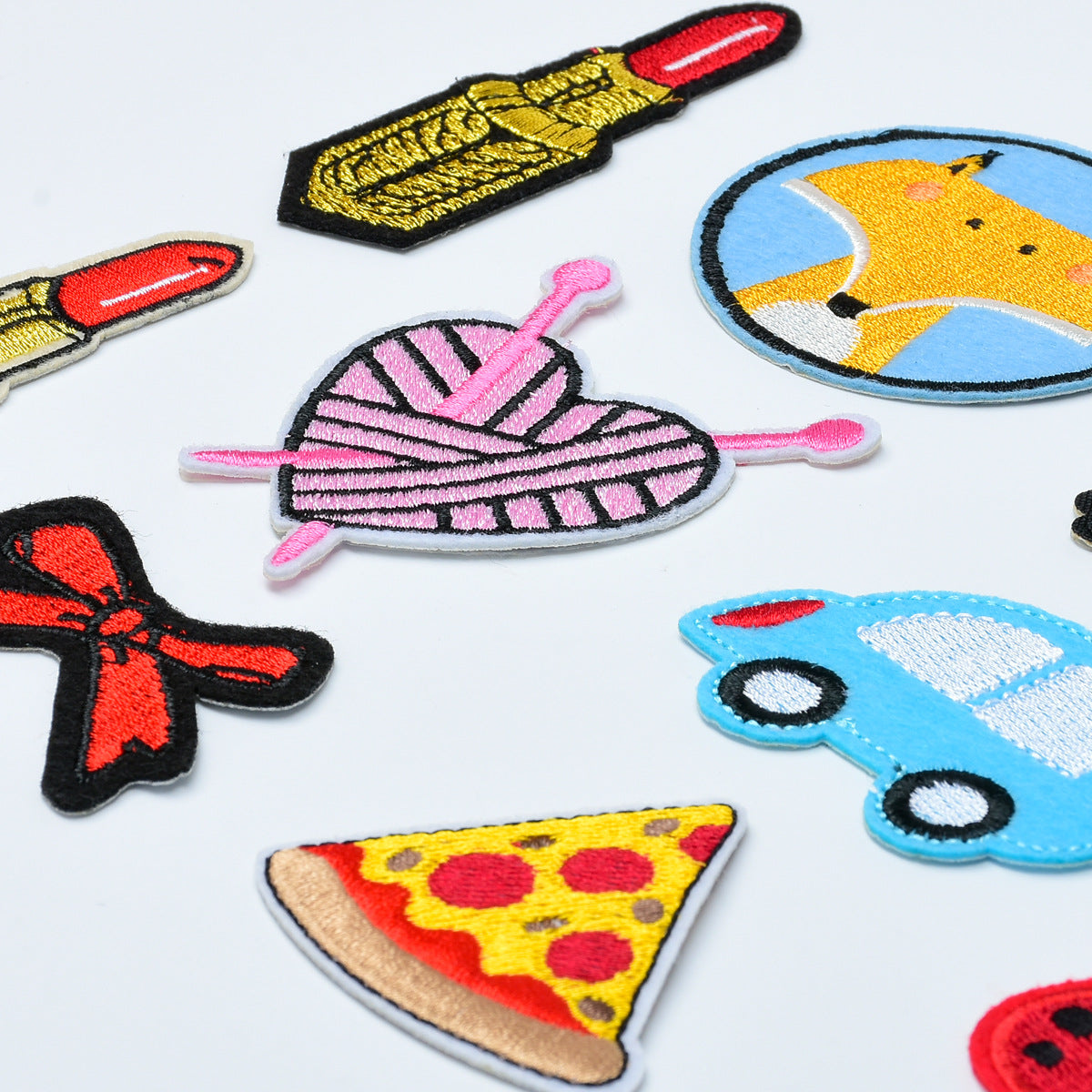 Wholesale Cartoon Lipstick Embroidered Cloth Patches For Clothing DIY Decorative Fashion Accessory