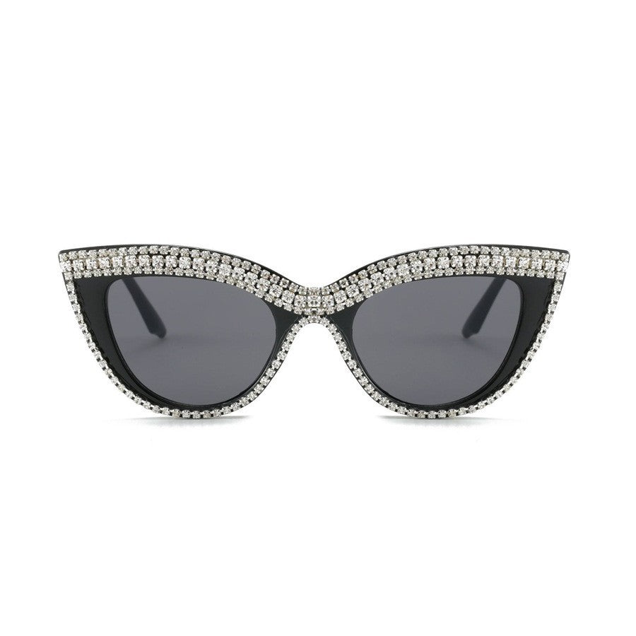 Wholesale Cat's Eye Diamond-studded Fashionable Sunglasses with Unique Shape
