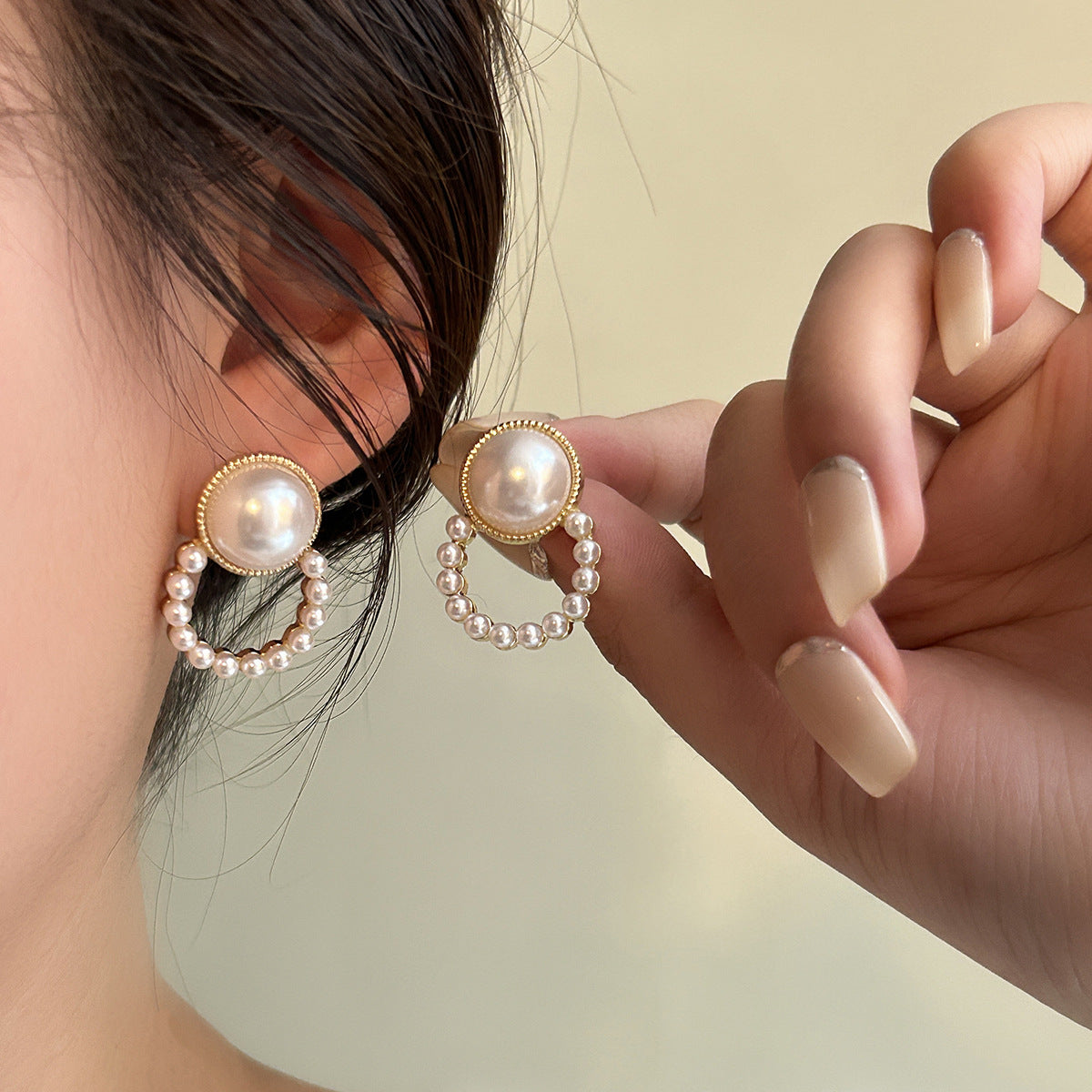 Wholesale Small fresh three-dimensional flower earrings