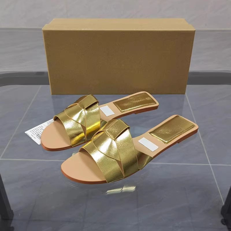 Wholesale Lightweight flat slippers for women summer outdoor round toe open toe beach sandals