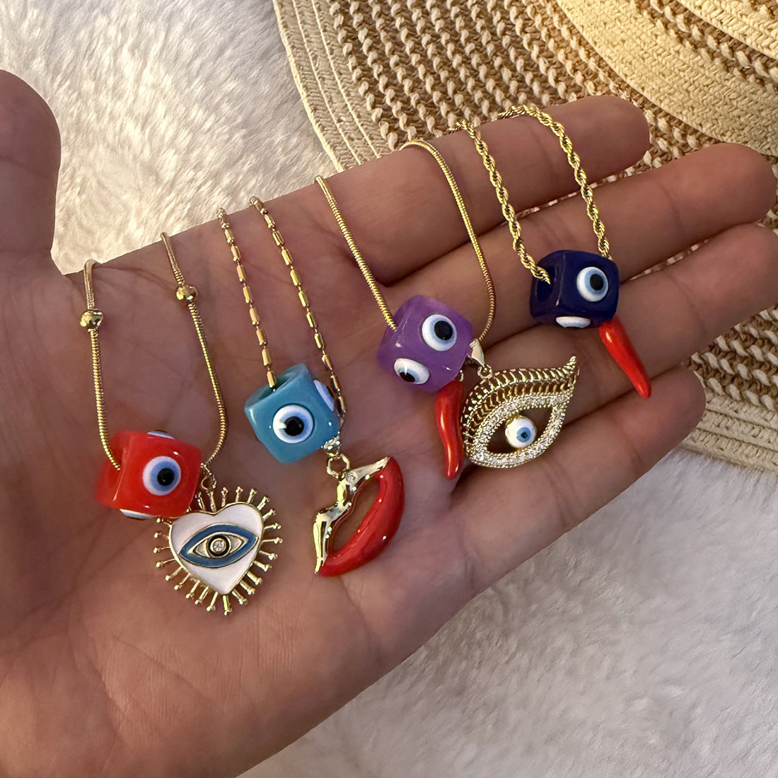 Wholesale Devil' s Eye Necklace Retro Lips Pepper Stainless Steel Clavicle Chain
