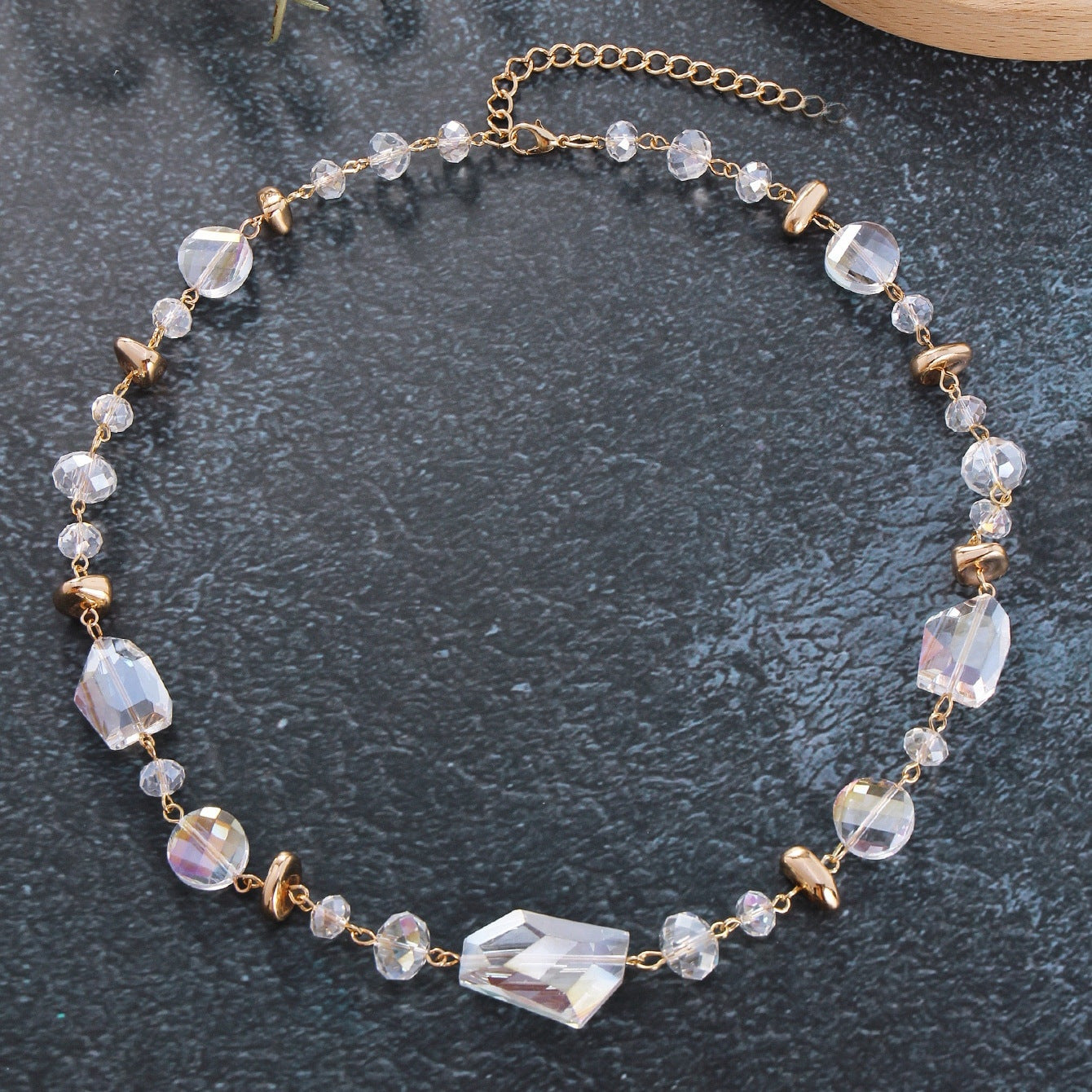 Wholesale Fashion Color Plated Crystal Glass Short Necklace