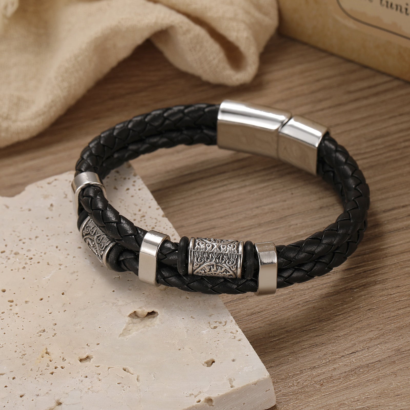 Wholesale Alloy Magnet Buckle Leather Rope Hand Woven Vintage Men's Bracelet