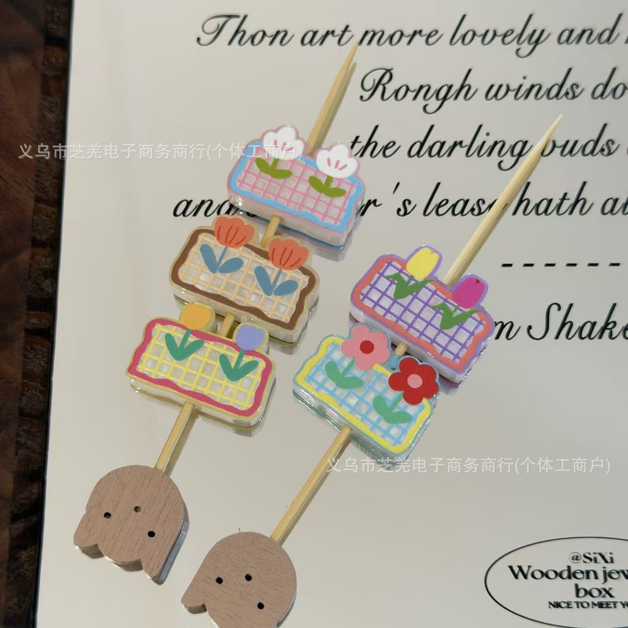 Wholesale 10pcs embossed colorful cute flower acrylic beads