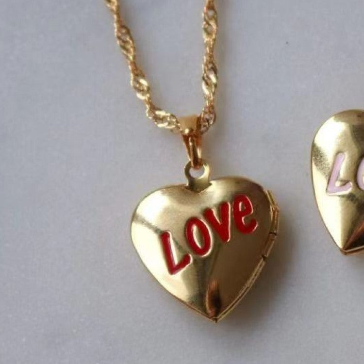 Wholesale Butterfly Shell Photo Album Photo Frame Necklace Retro Retractable Necklace Plated with Real Gold Color