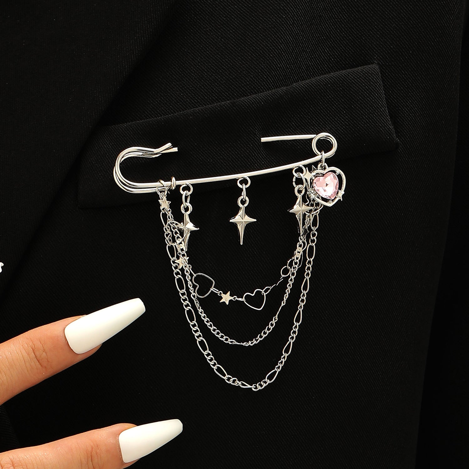 Wholesale Electroplated Alloy Heart Brooch Pin With Chain Tassel Unisex Punk Style Suit Coat Accessory