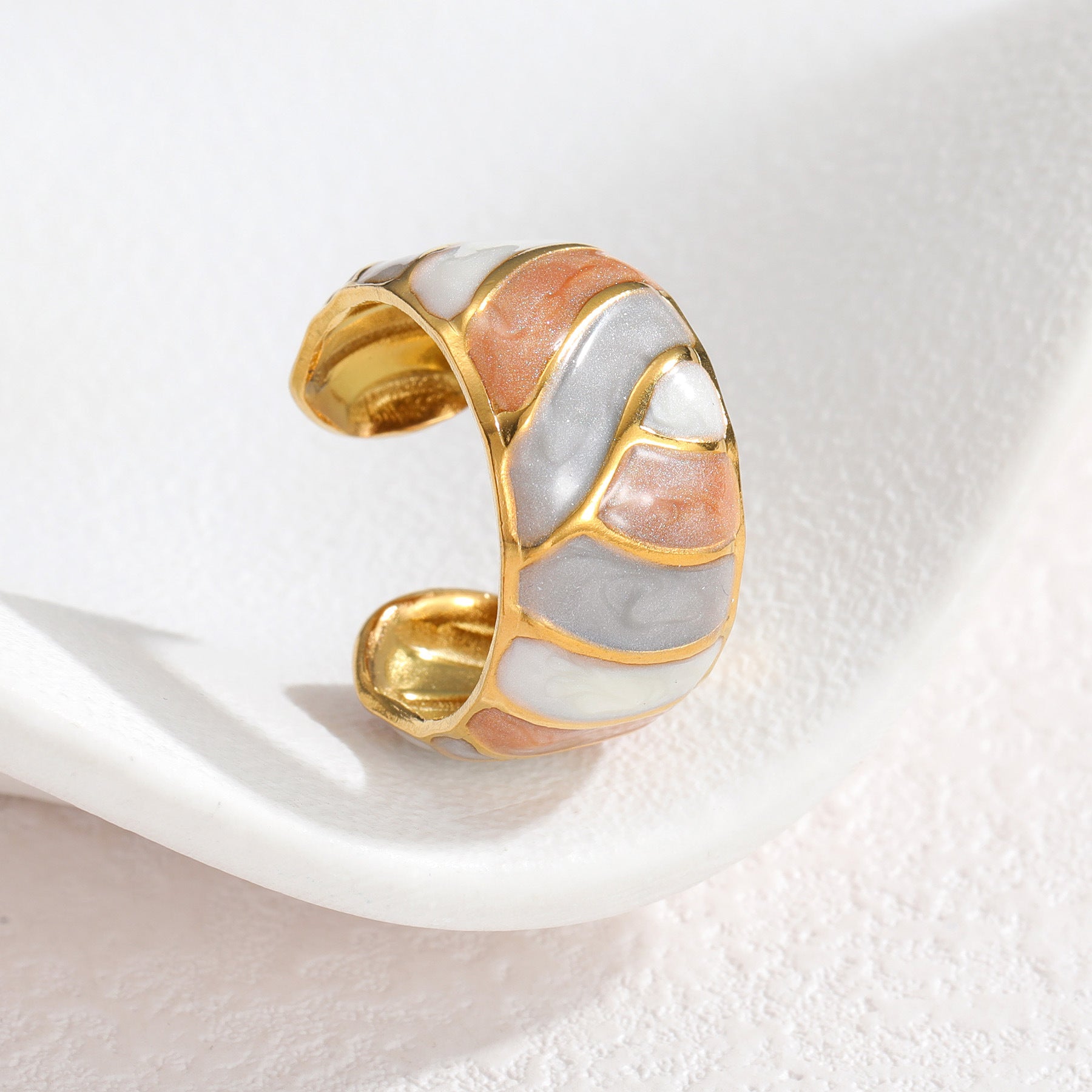 Wholesale Chic Enamel Contrast Line Stainless Steel Ring Stylish Fashion Accessory For Everyday Wear Gift Resale