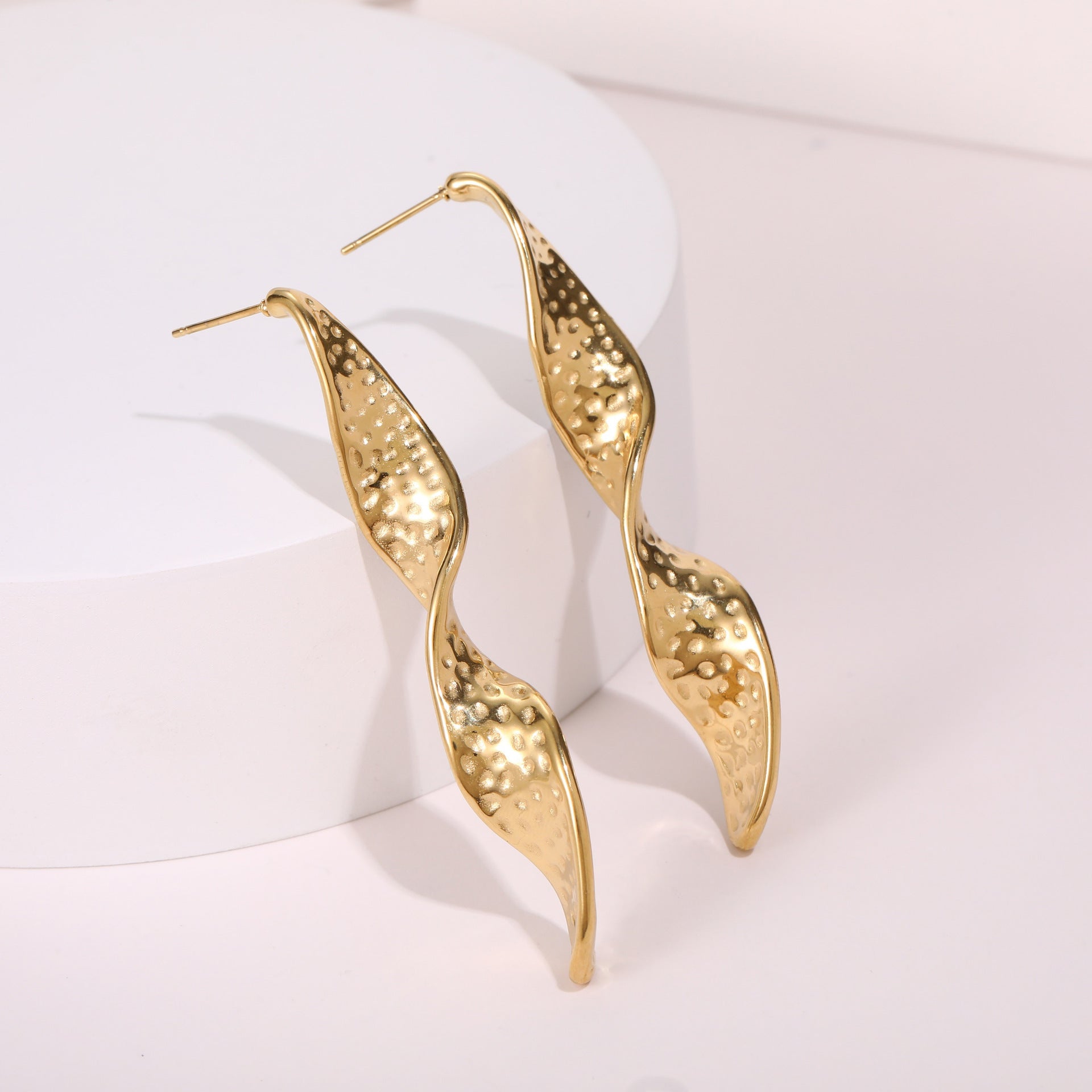 Wholesale Golden distortion Stainless Steel Earrings