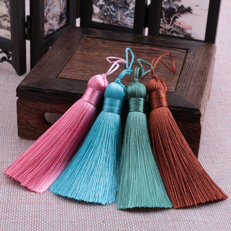 Wholesale 8CM Short Fat Vertical Ice Silk Small Tassel Hanging Ear Pendant