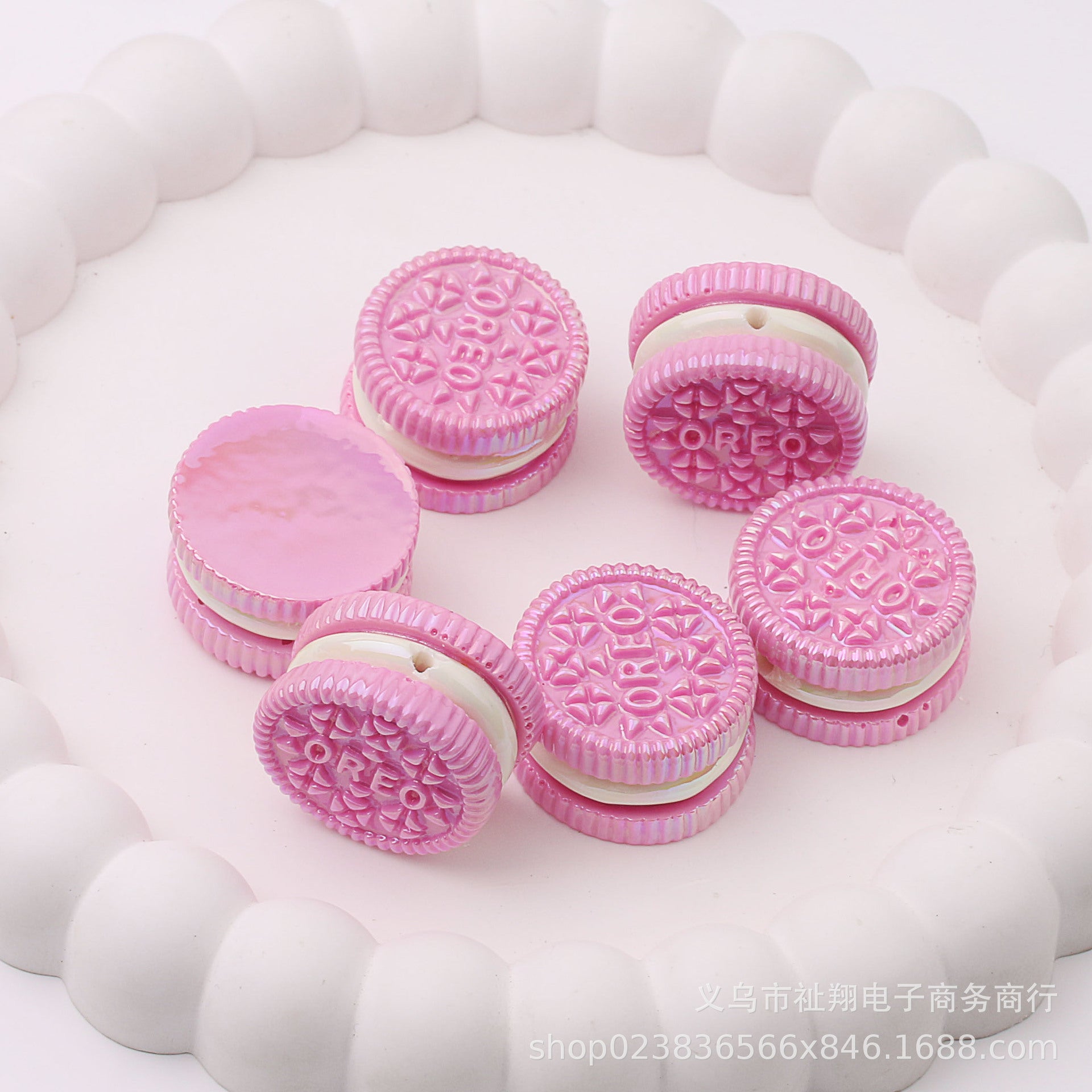 Wholesale 100pcs/pack Resin Through-hole UV Color-plated Macron Sandwich Biscuit DIY Beads