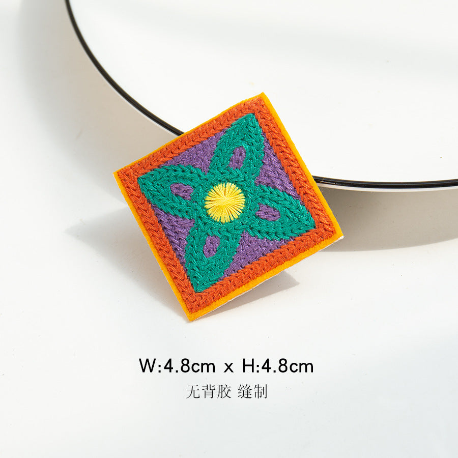 Wholesale Embroidered Floral Felt Applique Patches Decorative DIY Sew On Embellishments For Bags Dresses Towels Crafts