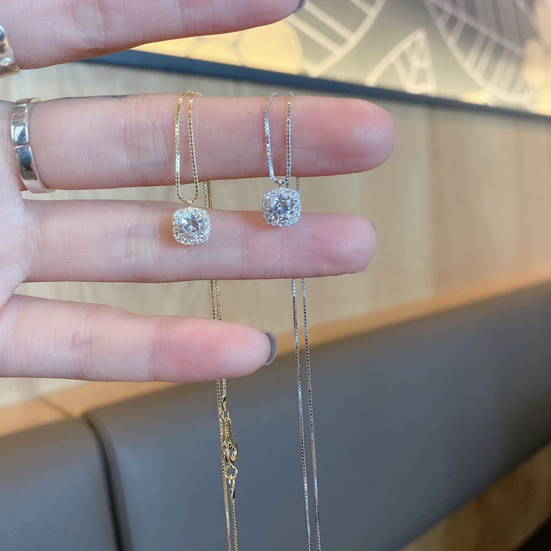 Wholesale Small Square Diamond Flash Diamond Necklace Female Niche Design Sense Light Luxury Elegant Simple Clavicle Chain High Sense
