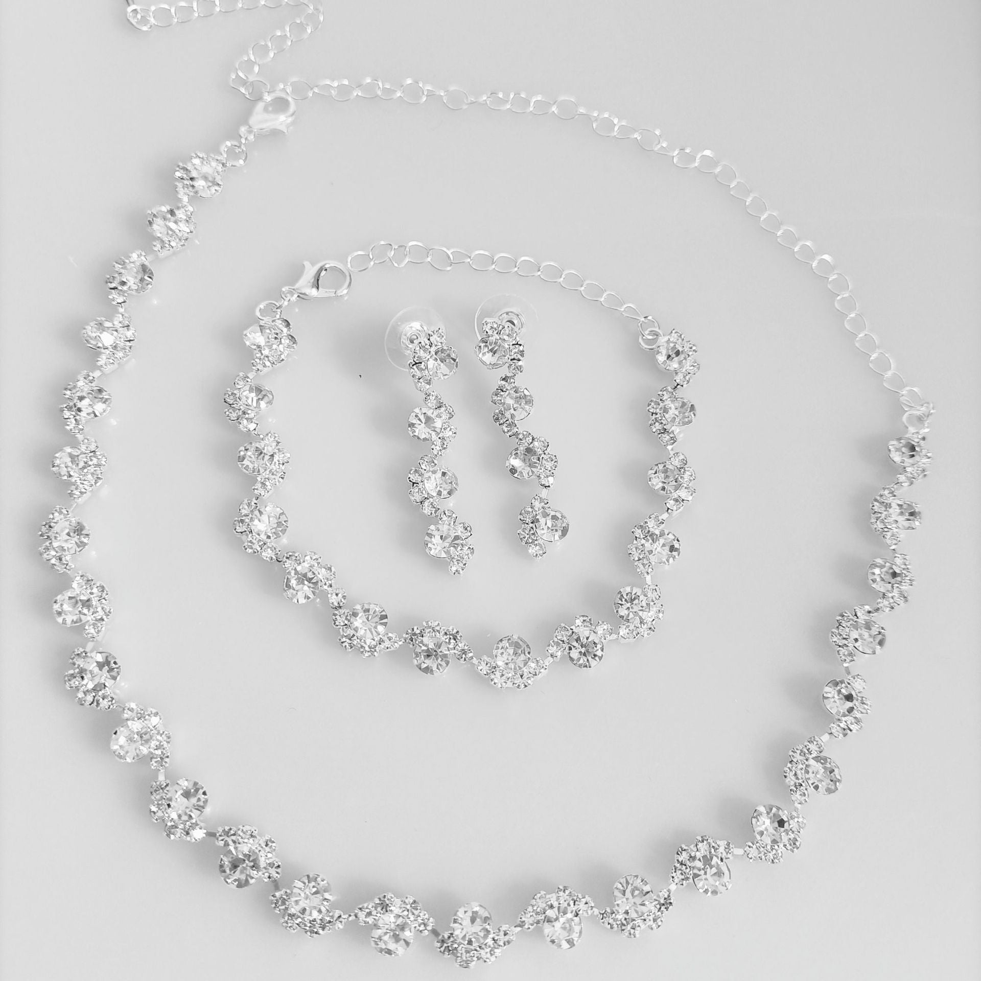 Pendientes de diamantes de imitación de diario inferior al por mayor de tres piezas