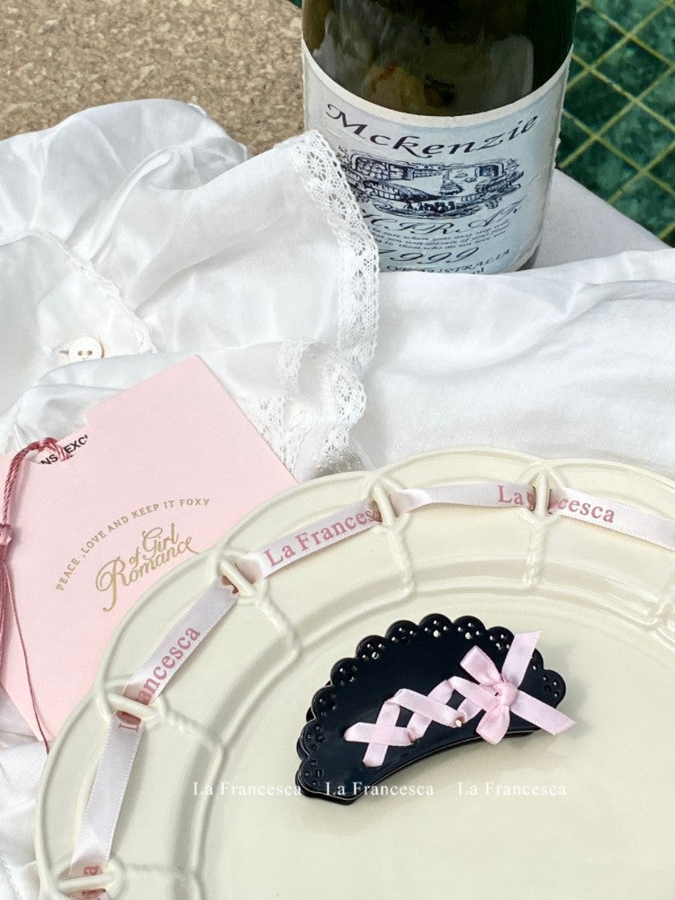 Wholesale Sweet and Cool Bow Hollow Letter Clip