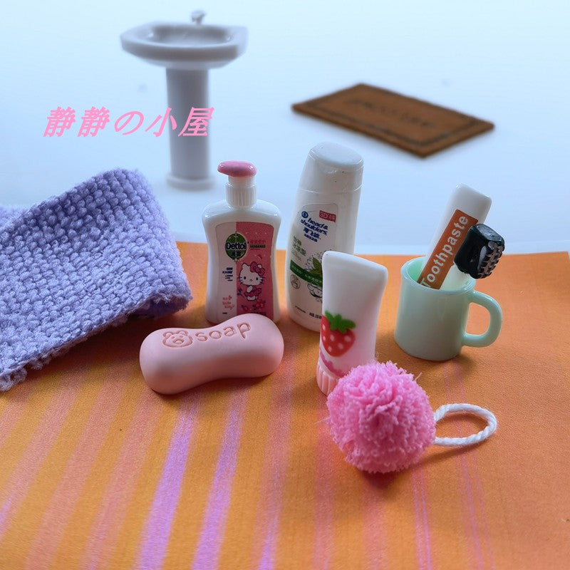 Wholesale Dollhouse mini simulation toiletries set Doll Accessories